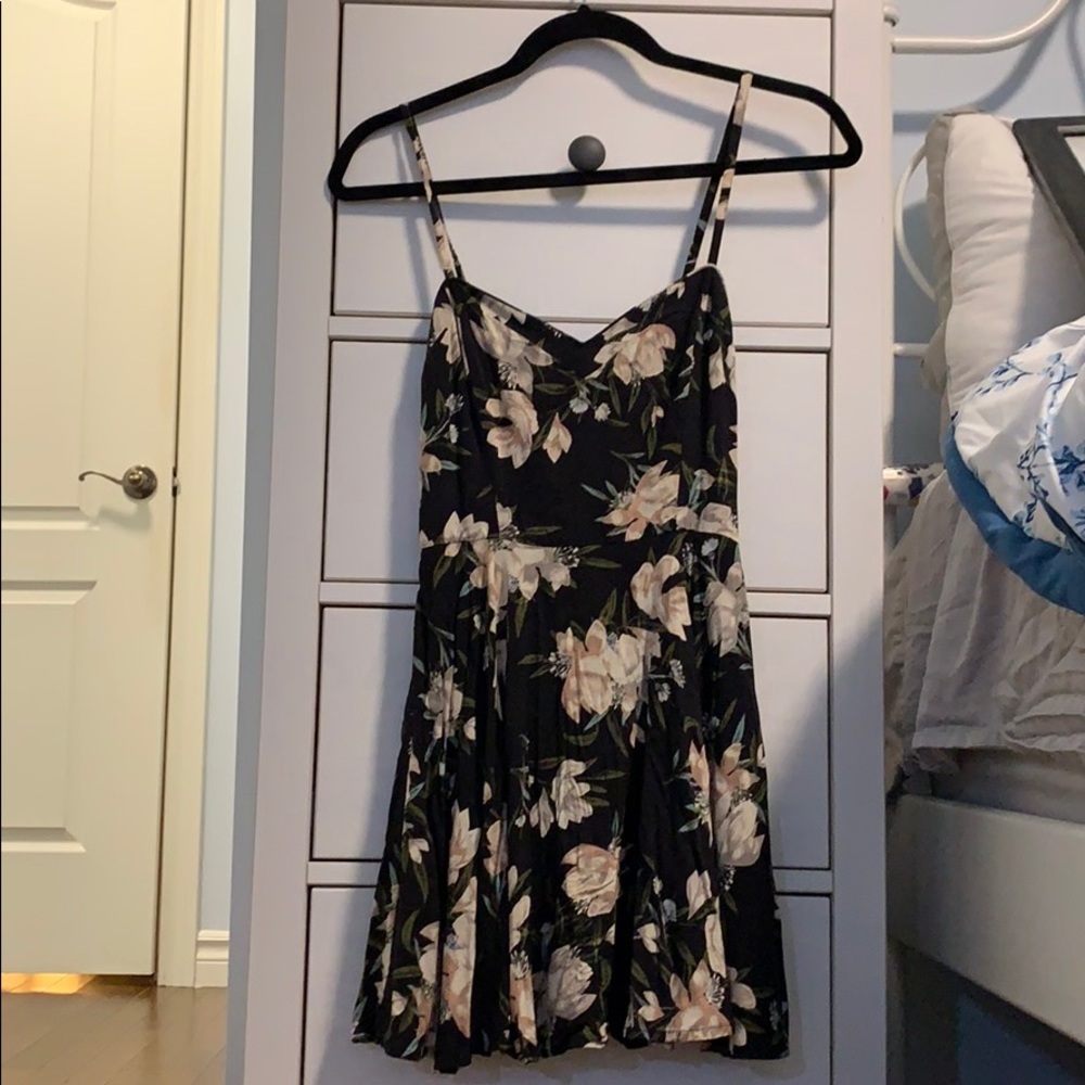 Aritizia Talula Dress - Black Floral